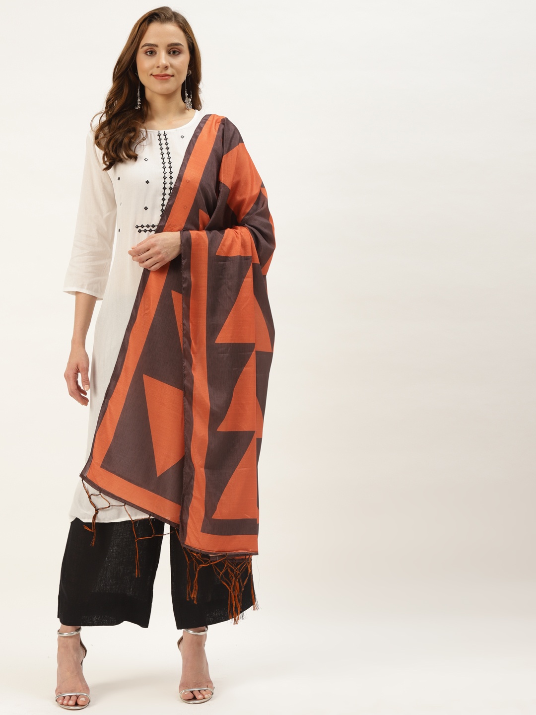 

VAABA Orange & Brown Geometric Printed Silk Blend Dupatta