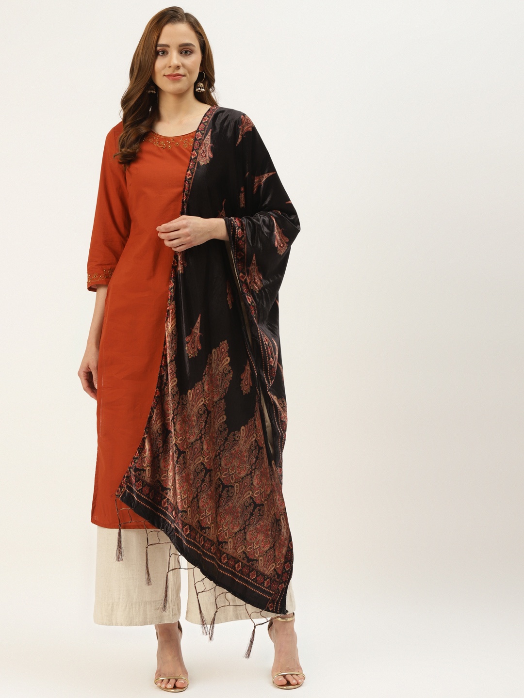 

VAABA Multicoloured Ethnic Motifs Printed Velvet Dupatta, Multi