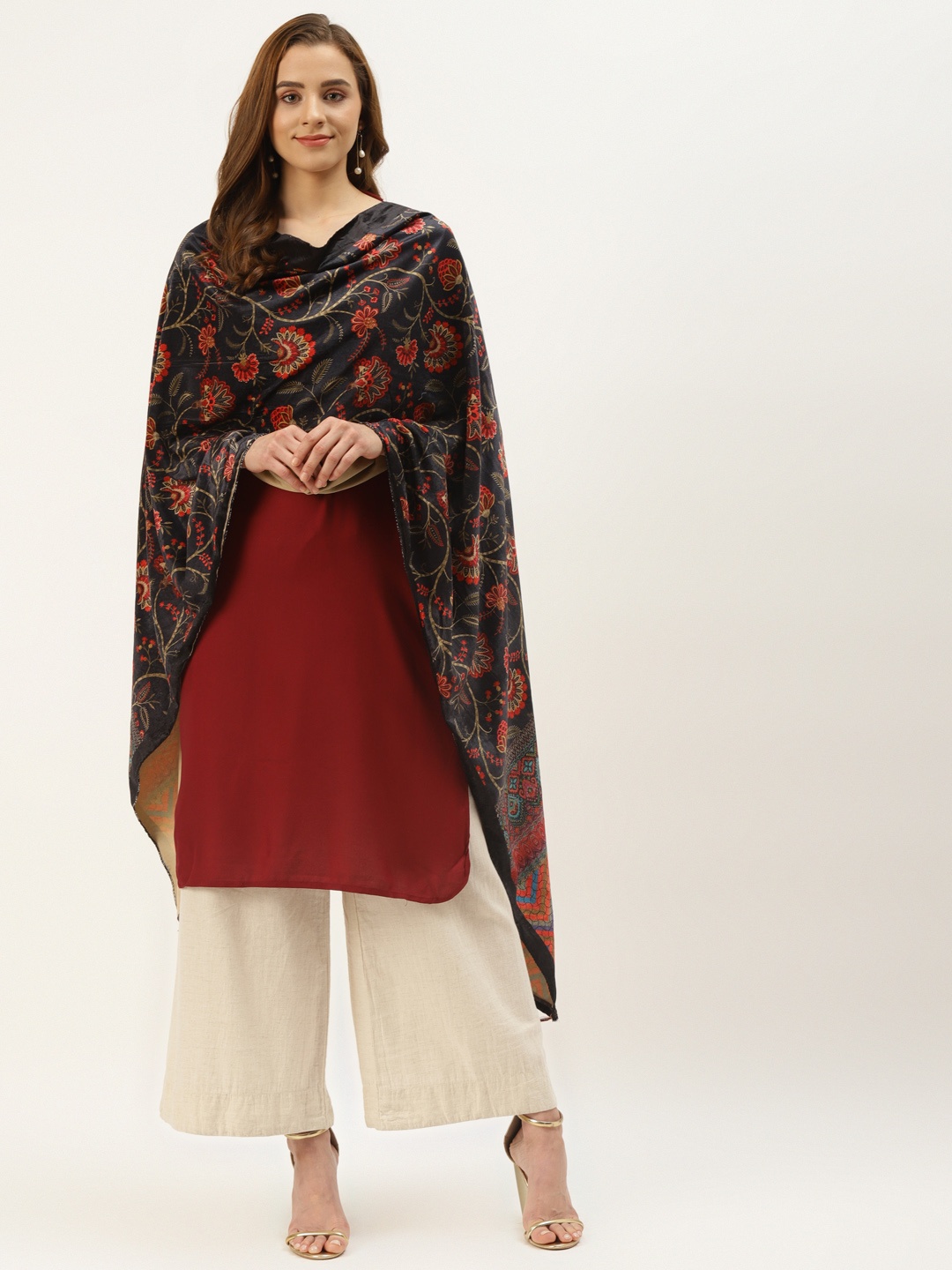 

VAABA Black & Red Floral Printed Velvet Dupatta