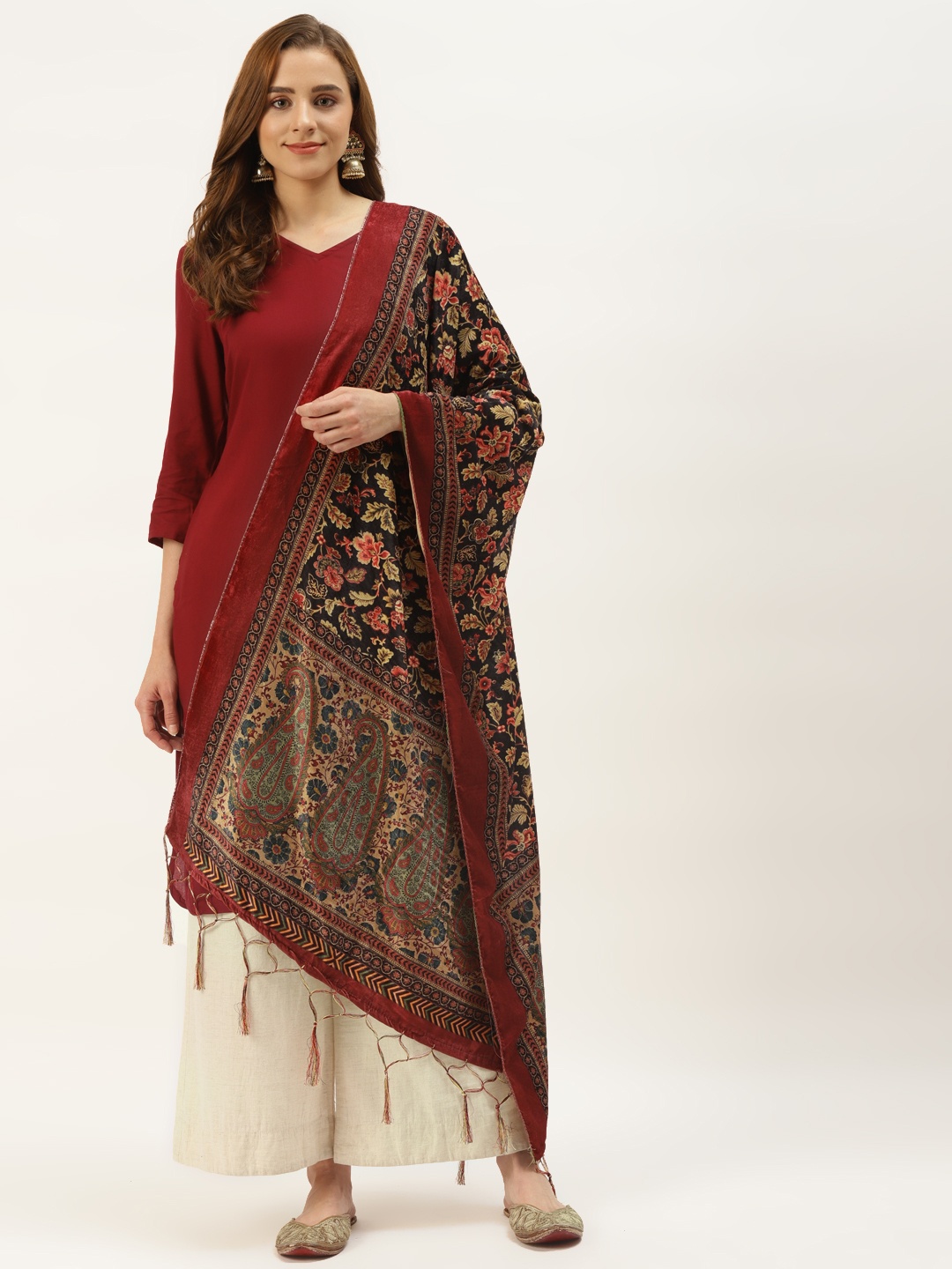 

VAABA Multicoloured Ethnic Motifs Printed Velvet Dupatta, Multi