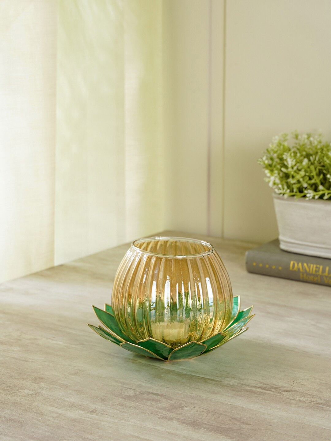 

Pure Home and Living Green Capiz Daisy Tea Light Holder