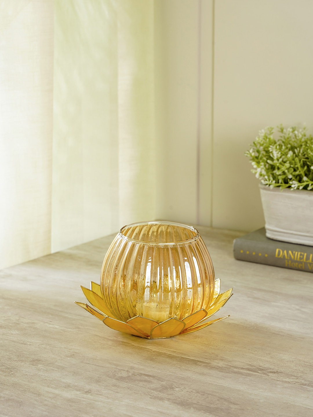 

Pure Home and Living Gold Solid Capiz Daisy Tea Light Candle Holder