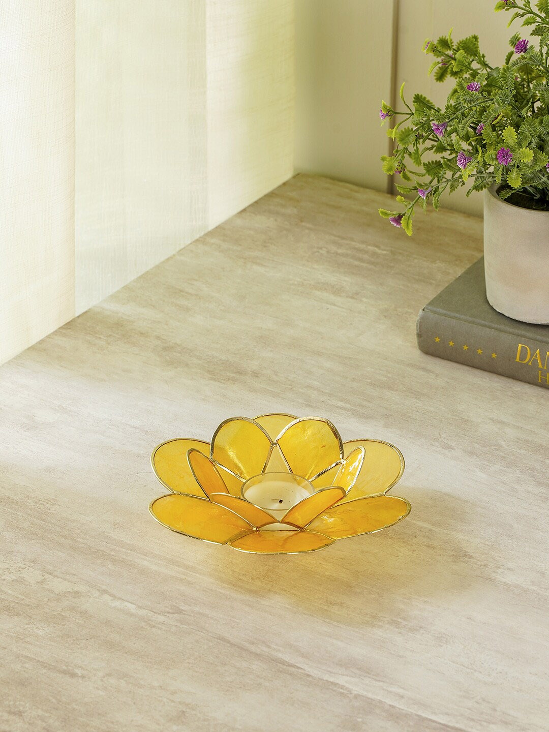 

Pure Home and Living Yellow & Gold-Toned Capiz Bloom Tea Light Holder