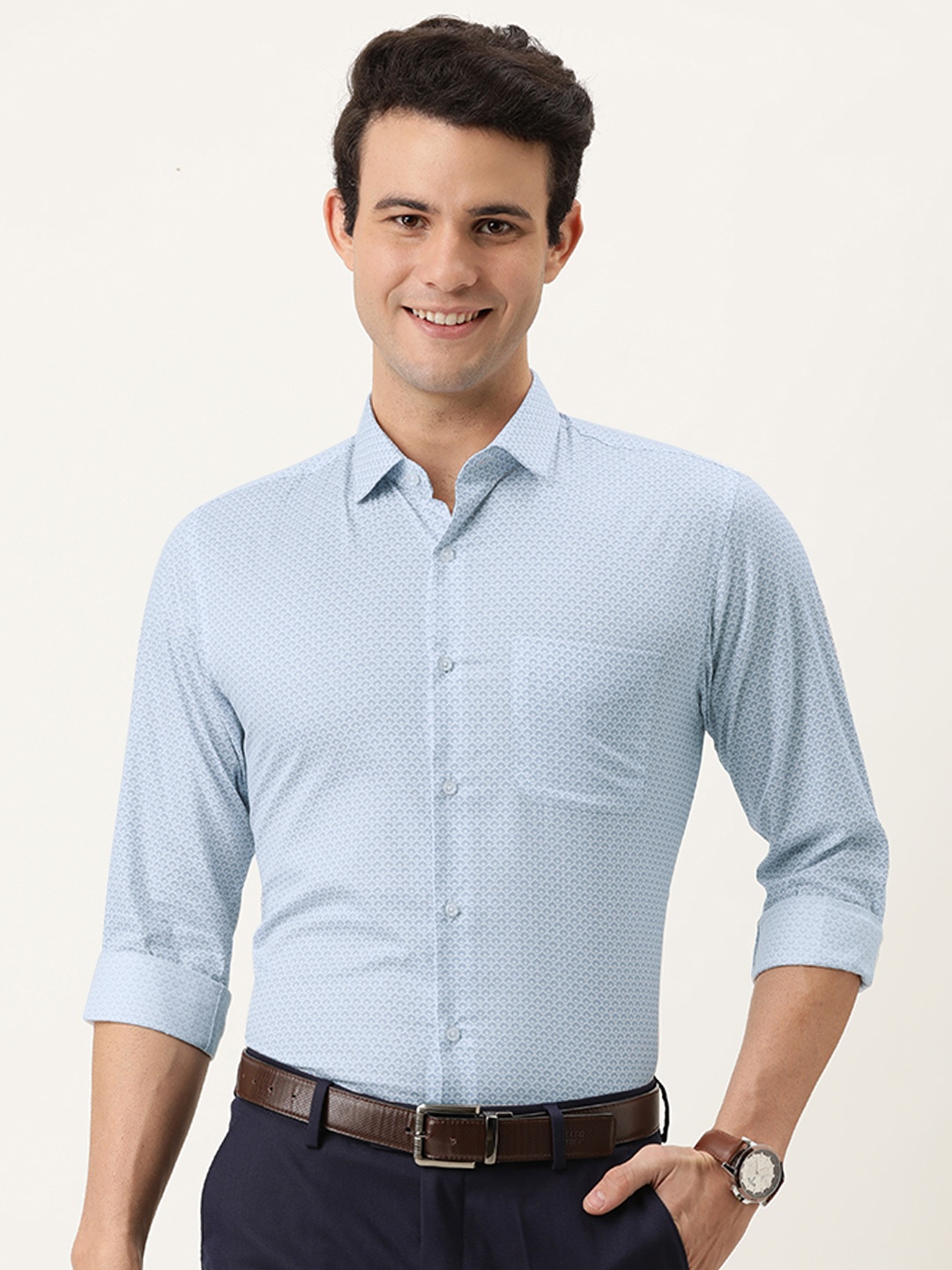 

Peter England Men White & Blue Slim Fit Printed Cotton Formal Shirt