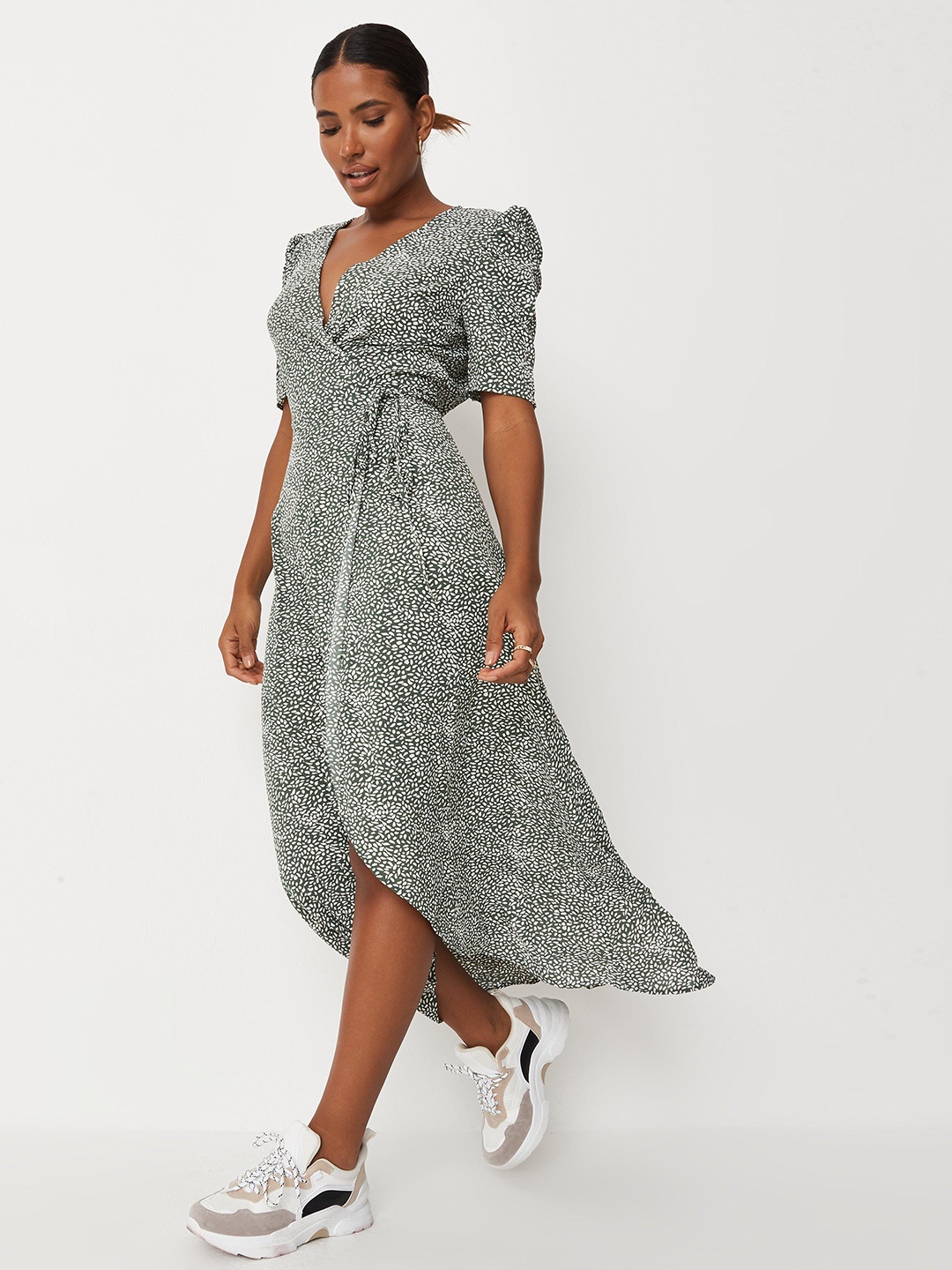 

Missguided Green & White Floral Print Wrap Maxi Dress