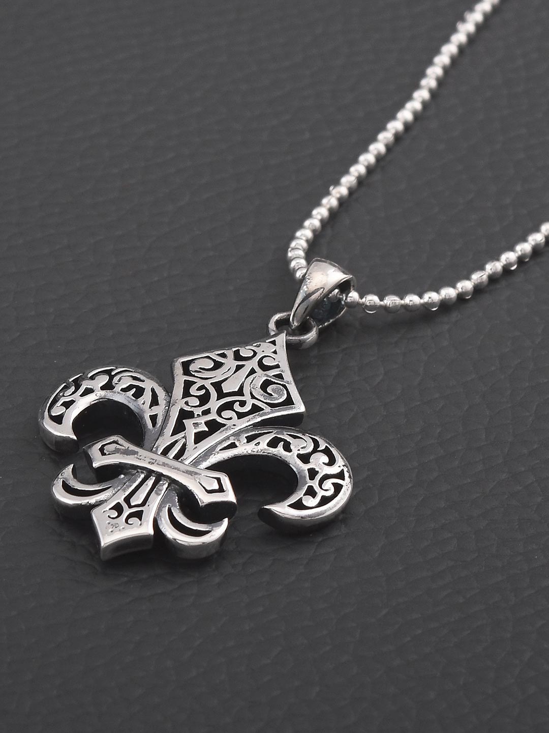 

Tistabene Oxidised Silver-Plated Filigree Work Pendant With Chain