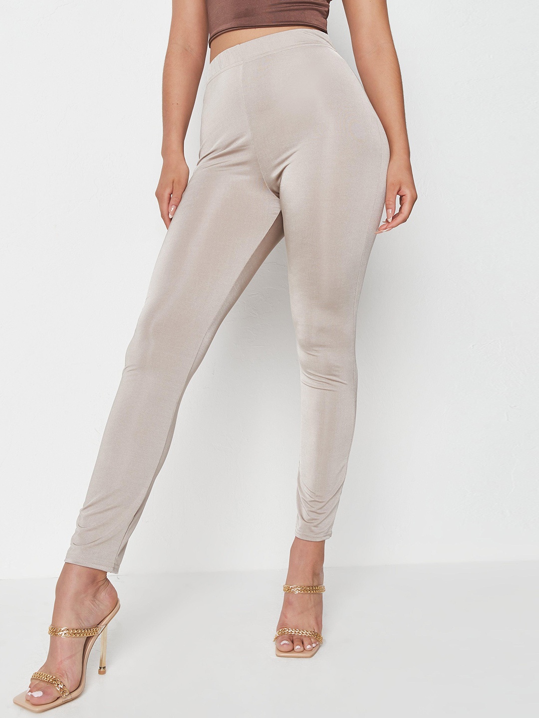 

Missguided Women Taupe Solid Velvet Finish Trousers
