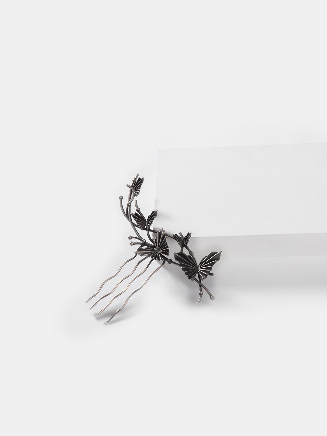 

SHAYA Women Silver-Toned Chasing My Untamed Thrills Fly Comb Pin