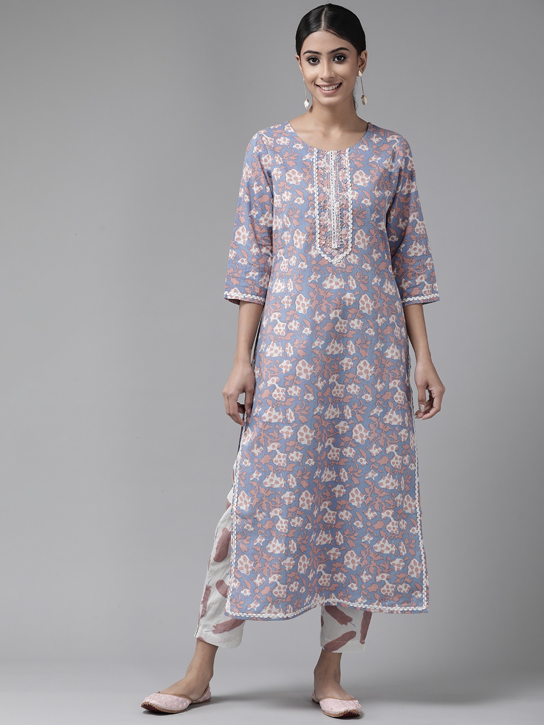 

Amirah s Women Blue & White Ethnic Motifs Printed Sequinned Cotton Kurta with Trousers