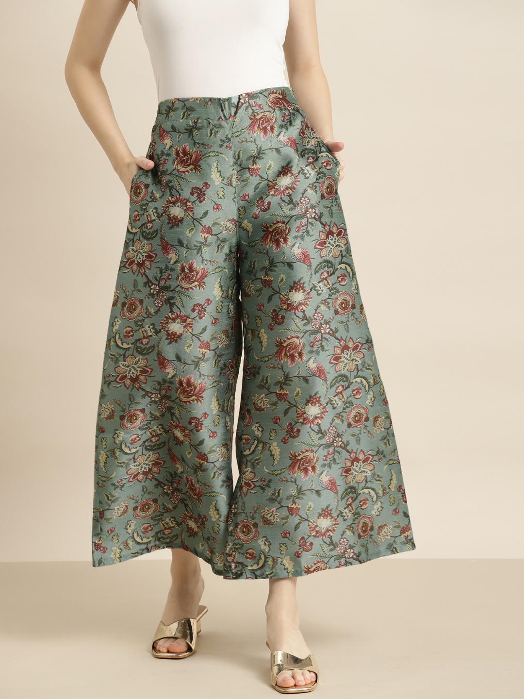 

Shae by SASSAFRAS Women Olive Green Floral Printed Parallel Trousers