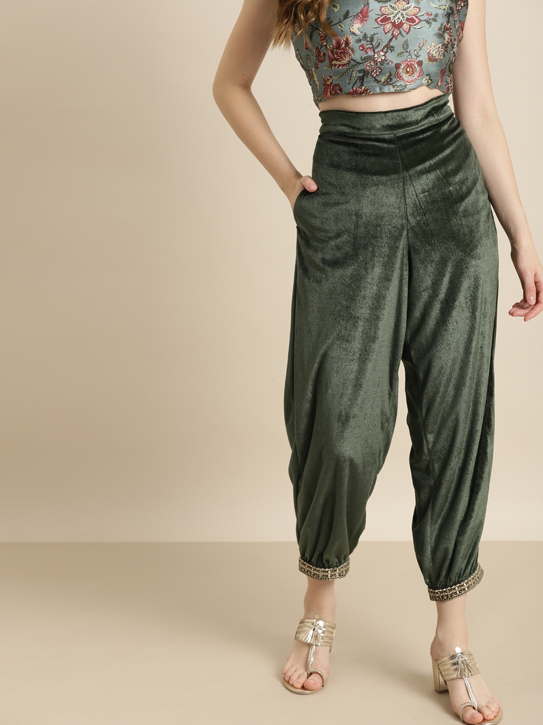 

Shae by SASSAFRAS Women Olive Green Trousers