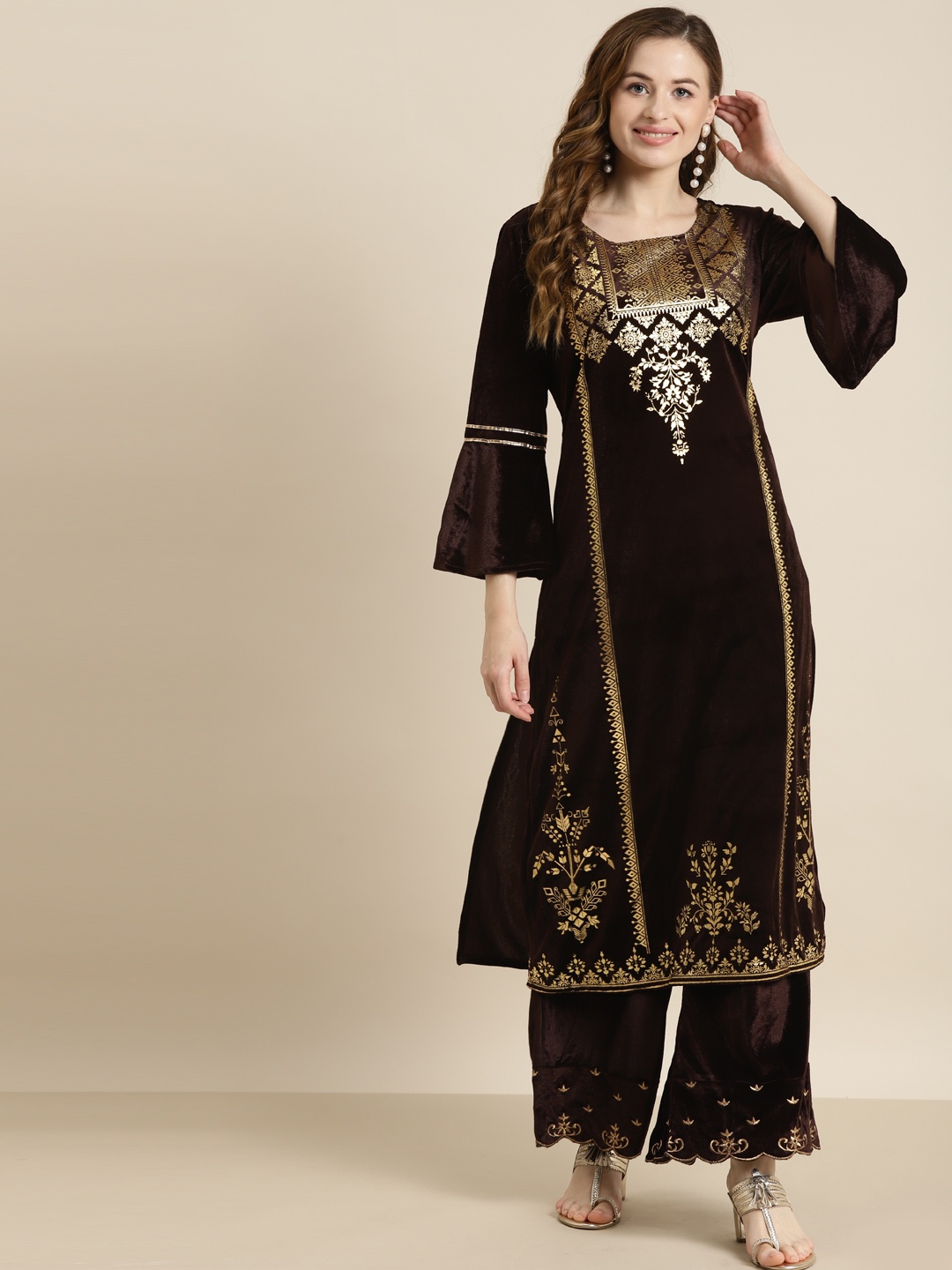 

Shae by SASSAFRAS Women Brown & Gold-Toned Bell Sleeves Velvet Kurta