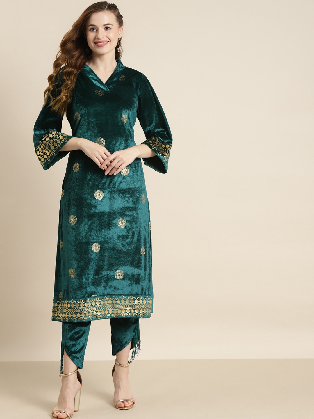 

Shae by SASSAFRAS Women Teal Blue & Gold-Toned Velvet Kurta