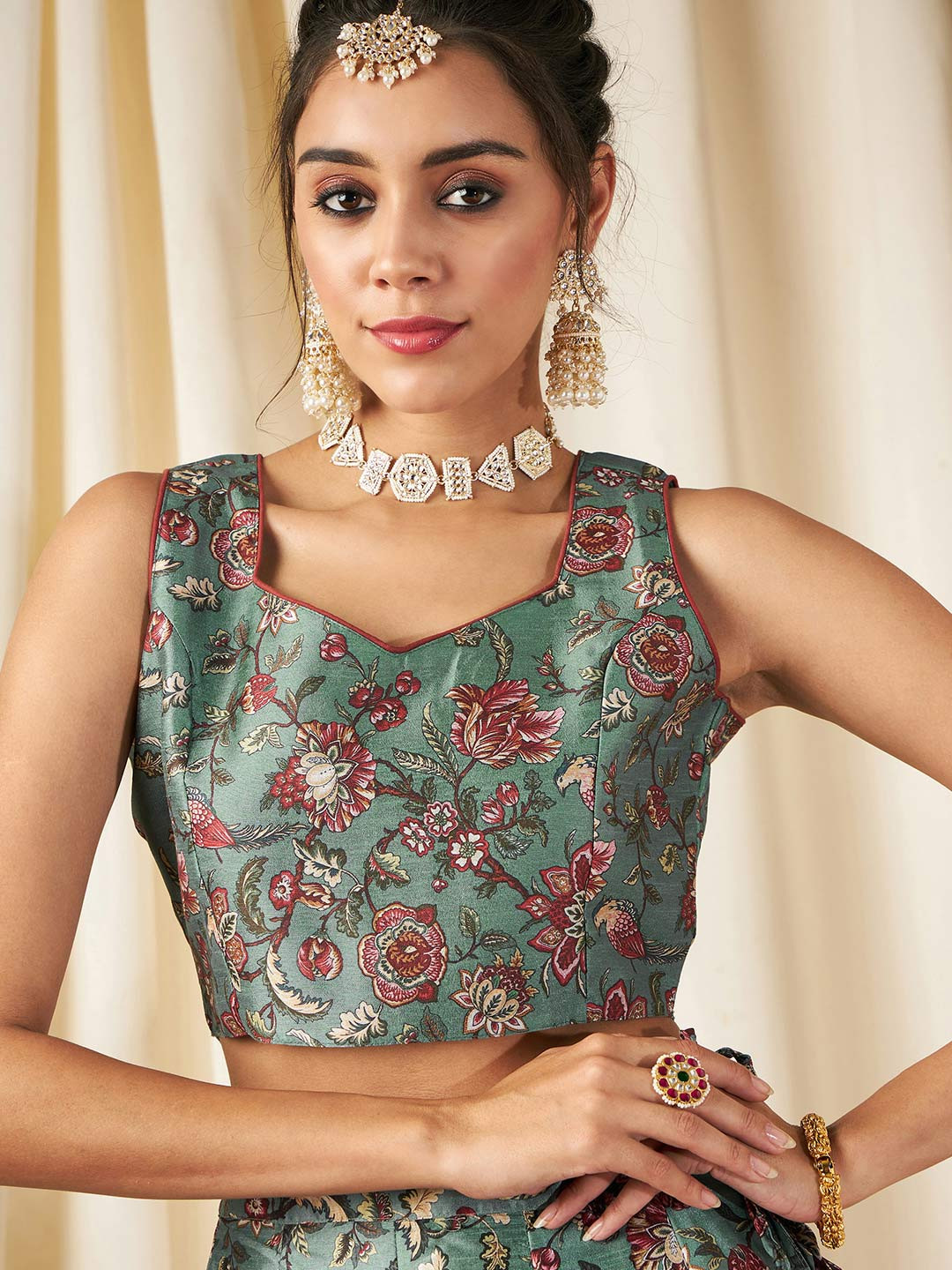 Shae by SASSAFRAS Olive Green & Maroon Floral Regular Crop Top