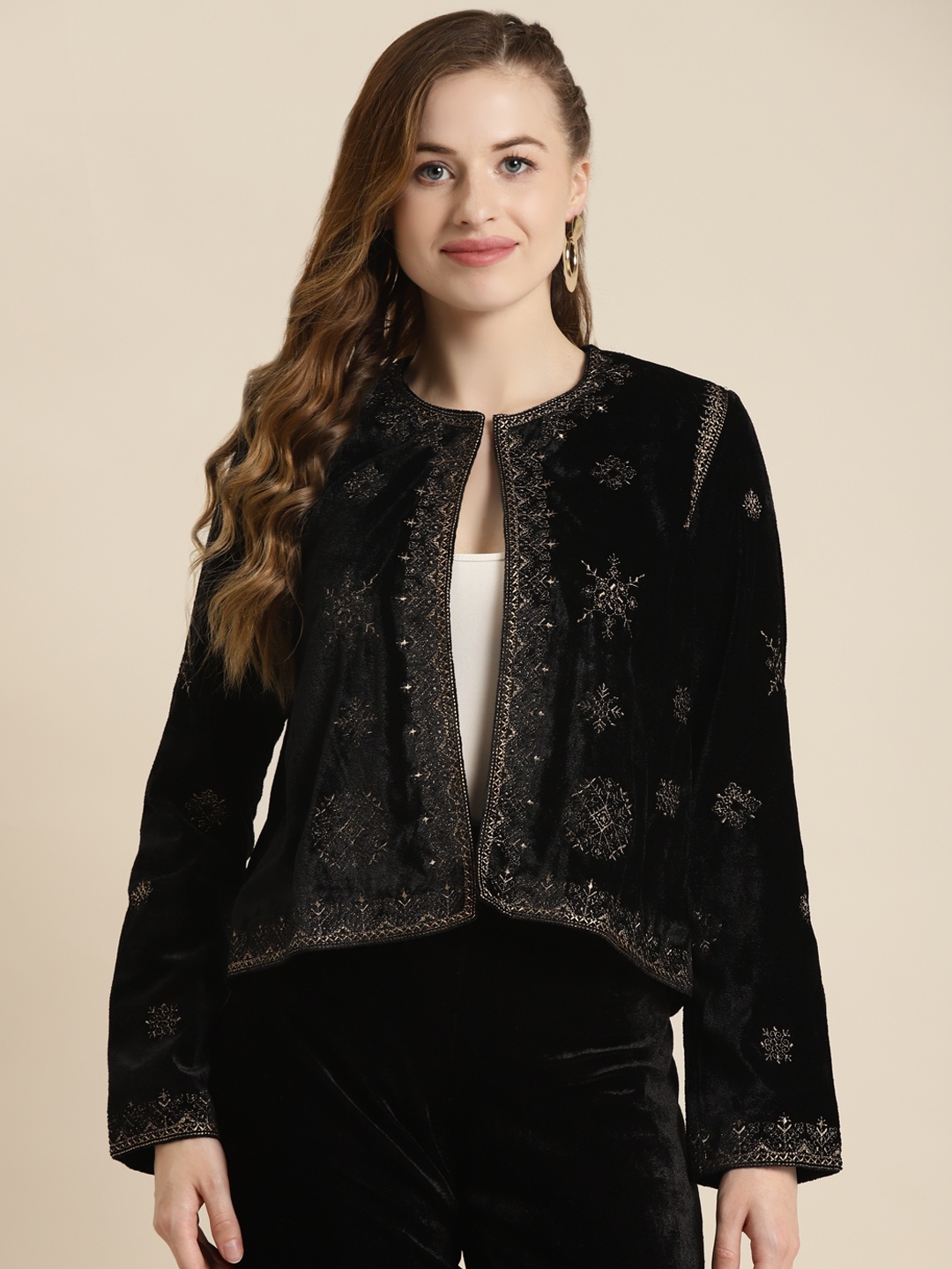 

Shae by SASSAFRAS Women Black Gold-Toned Floral Open Front Jacket
