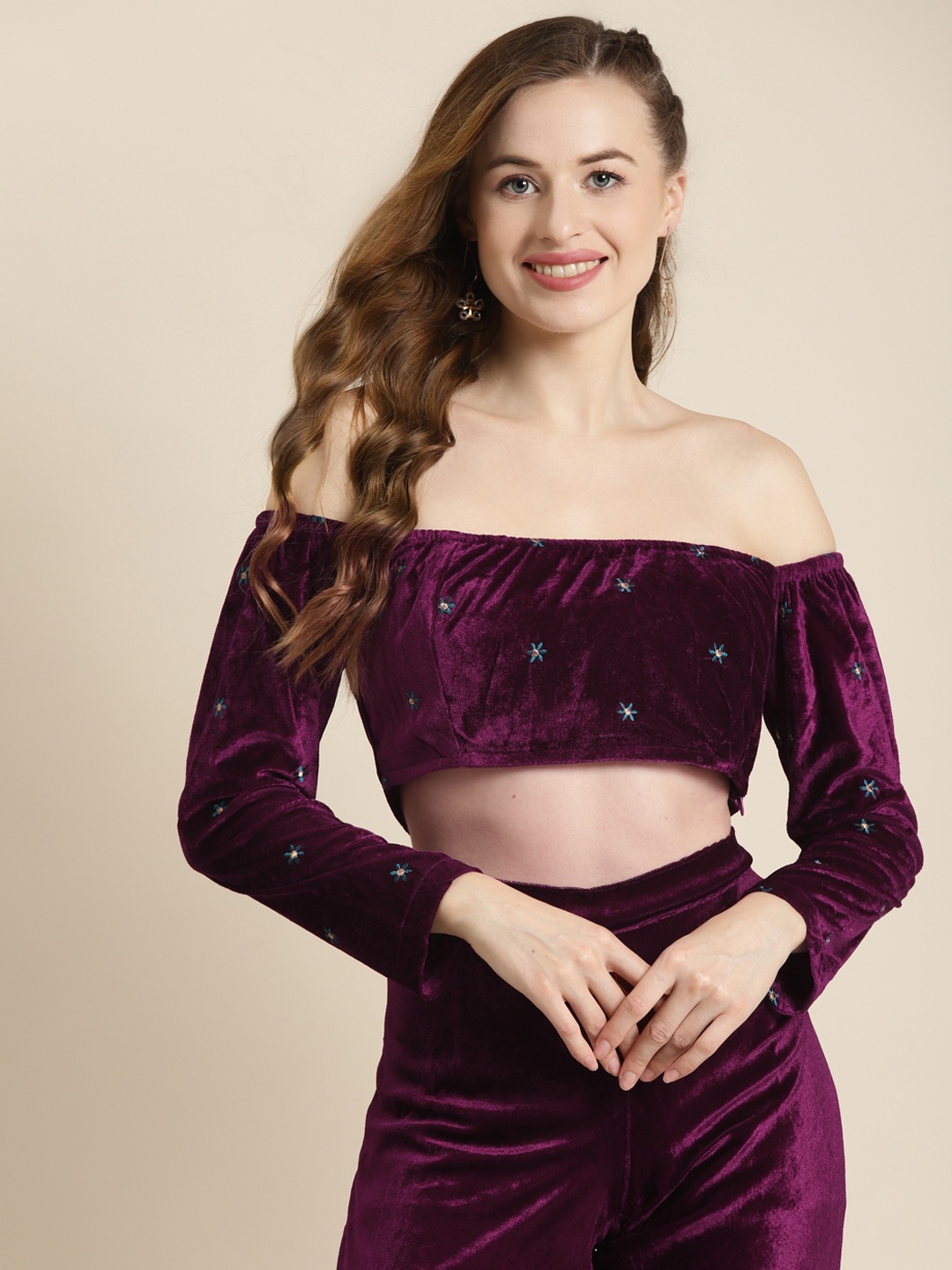 

Shae by SASSAFRAS Purple & Gold-Toned Floral Embroidered Off-Shoulder Velvet Regular Crop Top