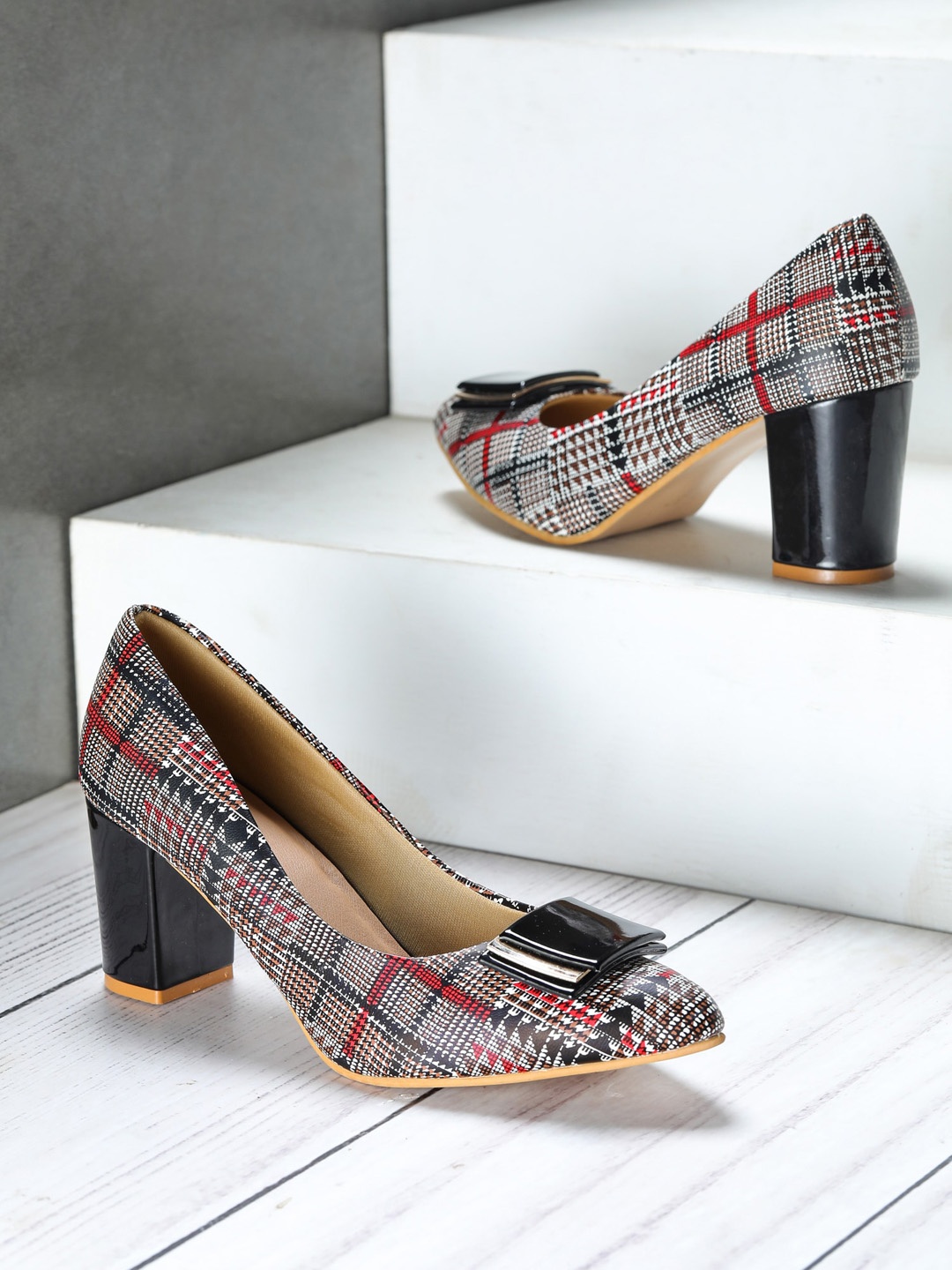 

Shezone Black Checked Block Pumps with Bows