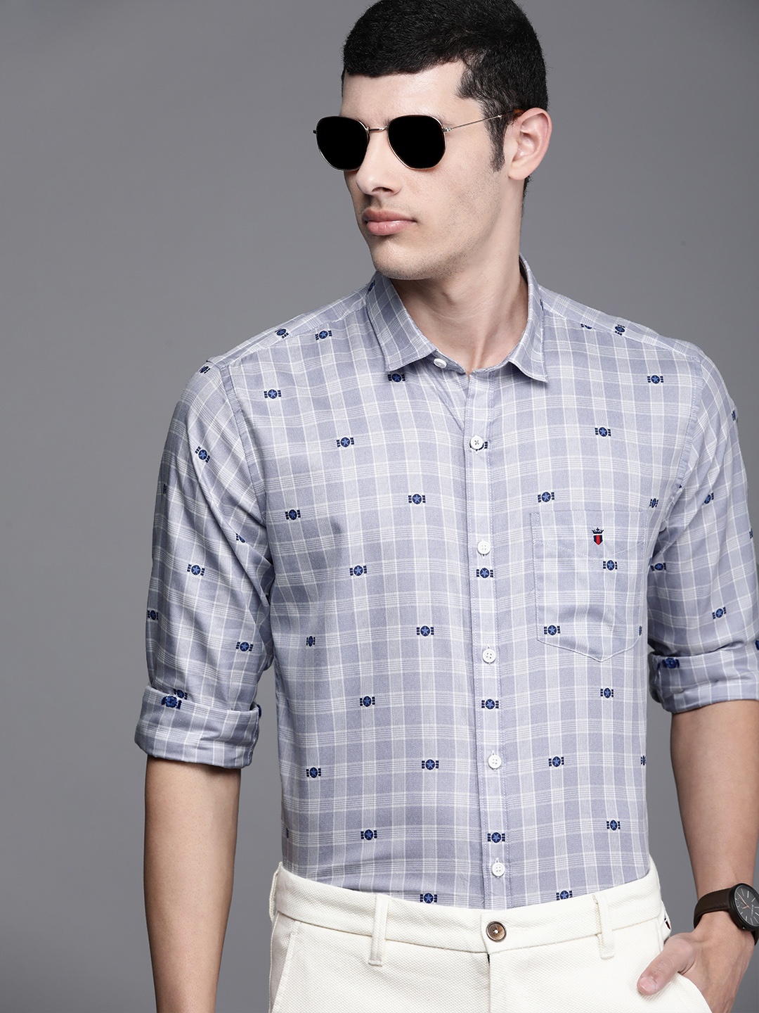 

Louis Philippe Sport Men Grey & White Slim Fit Checked Semiformal Shirt