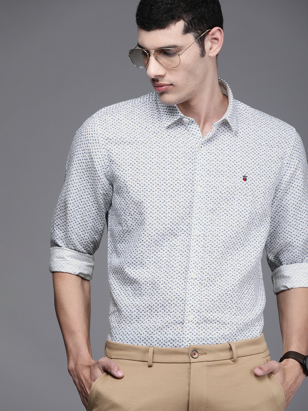 

Louis Philippe Sport Men White & Blue Slim Fit Printed Semiformal Shirt
