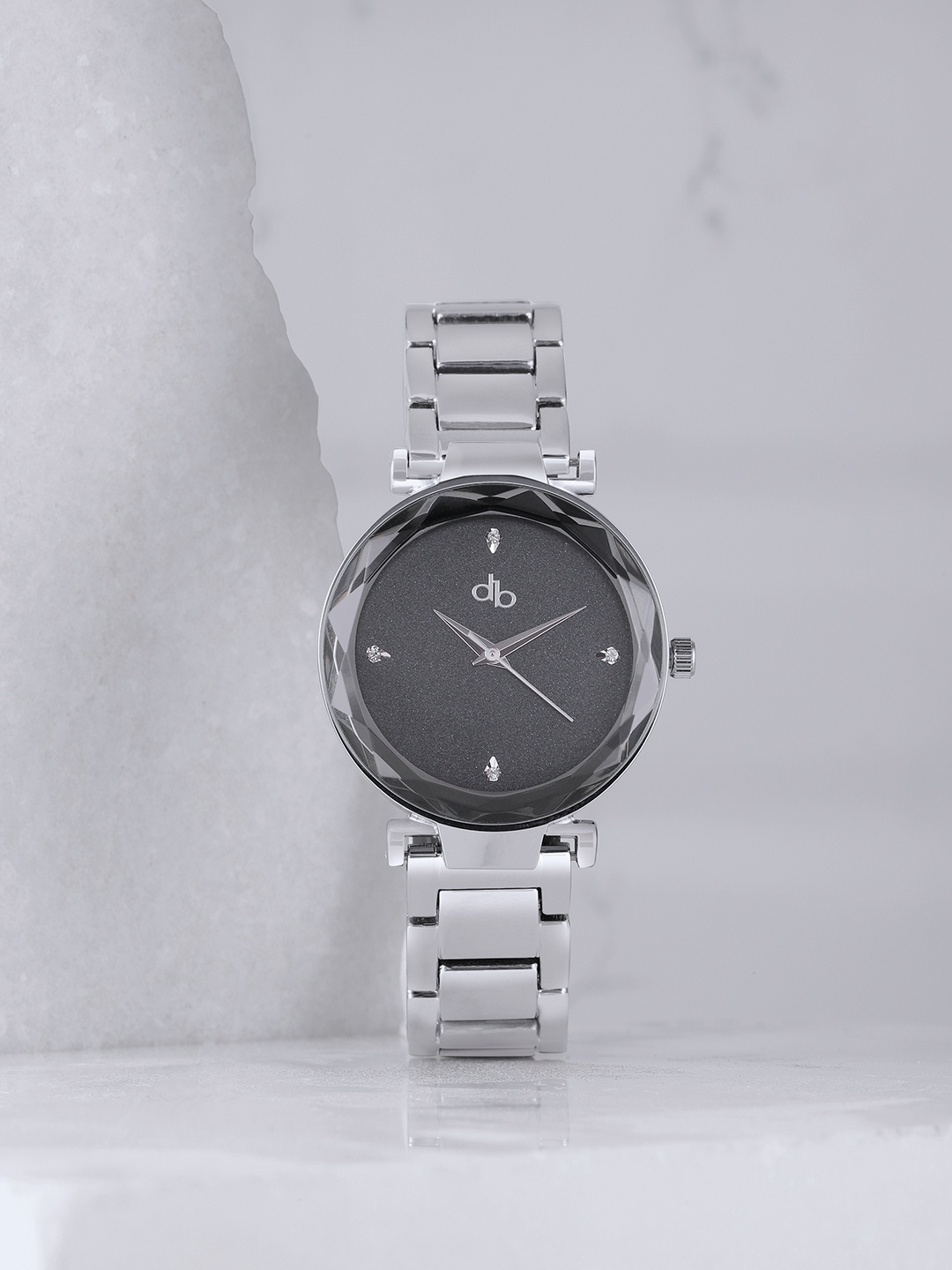 

DressBerry Women Blue Dial Analogue Watch DB-SS21-11C