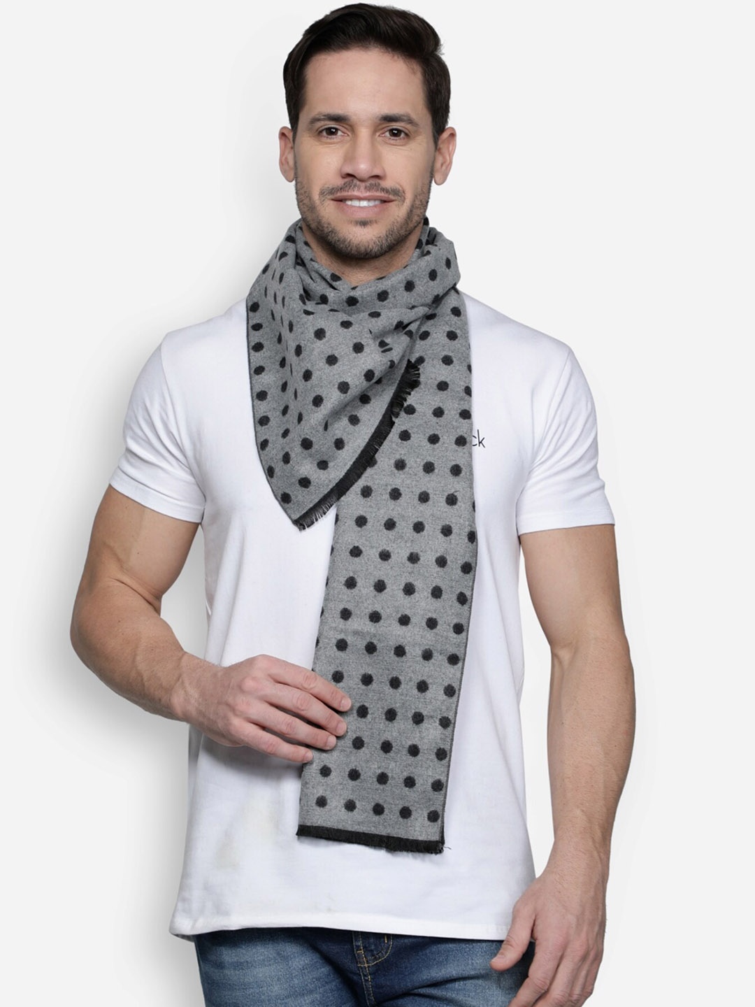 

Alvaro Castagnino Men Grey & Black Patterned Muffler