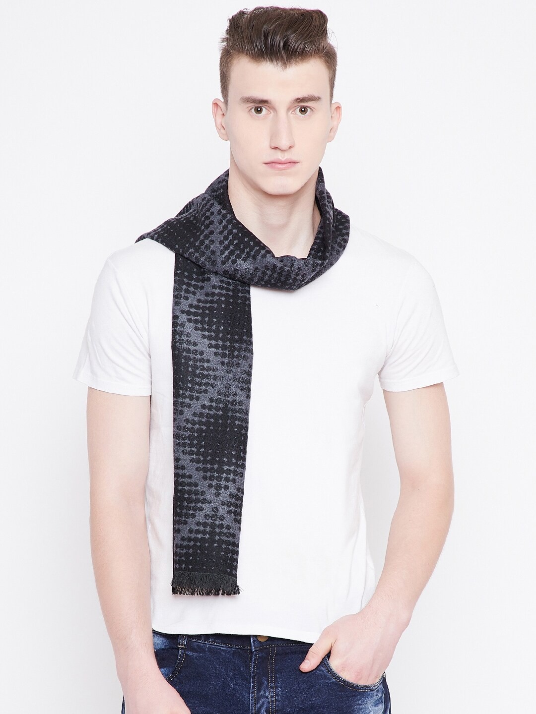 

Alvaro Castagnino Men Black & Grey Printed Muffler
