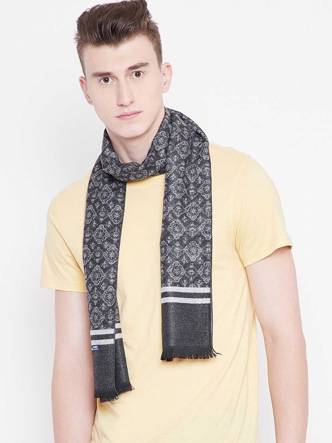 

Alvaro Castagnino Men Grey & White Printed Muffler