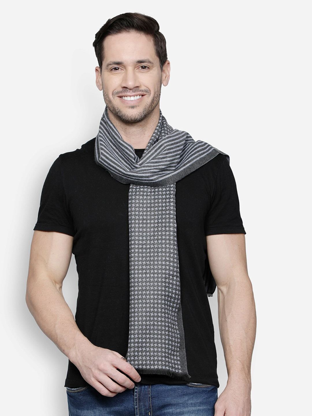 

Alvaro Castagnino Men Grey Striped Muffler