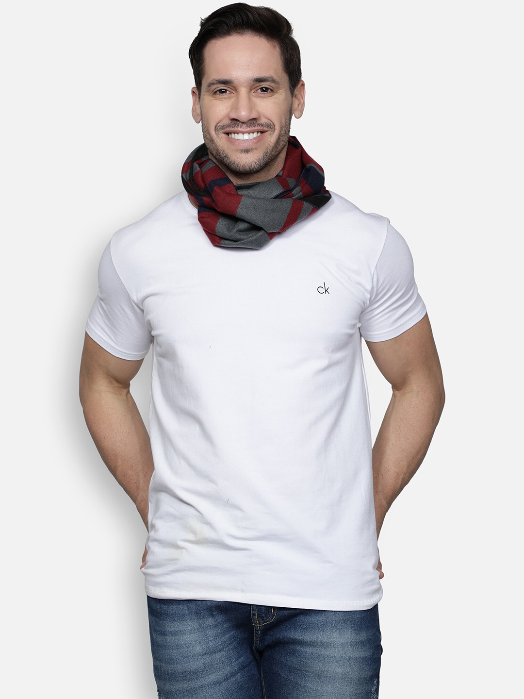 

Alvaro Castagnino Men Black & Red Printed Muffler