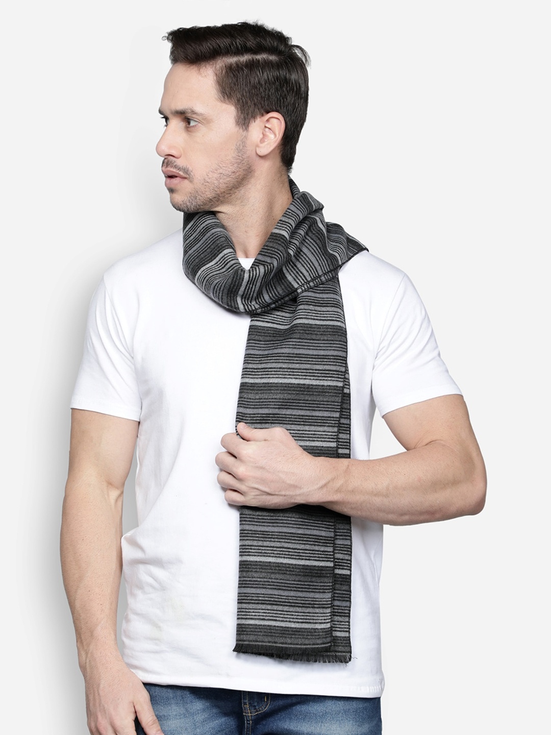 

Alvaro Castagnino Men Grey Striped Muffler
