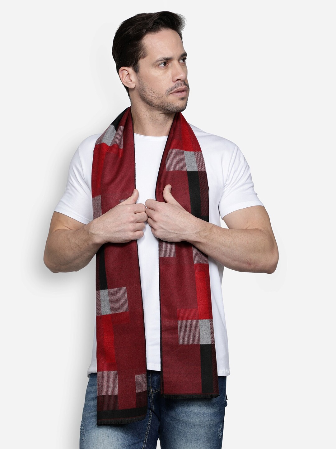 

Alvaro Castagnino Men Red & Black Patterned Muffler