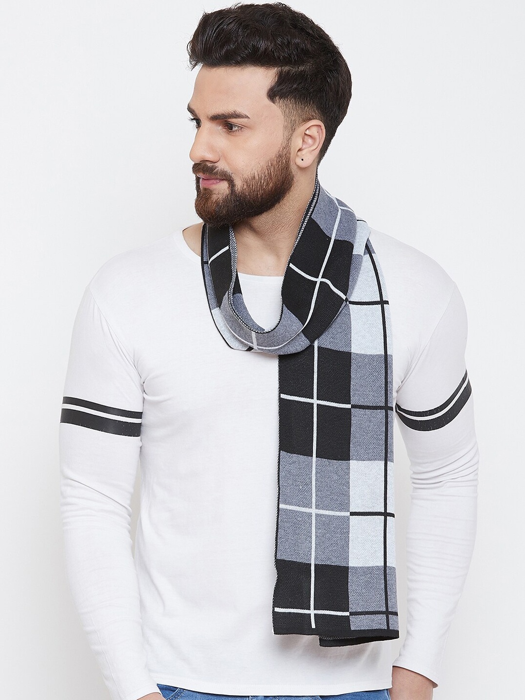 

Alvaro Castagnino Men Black & White Checked Muffler