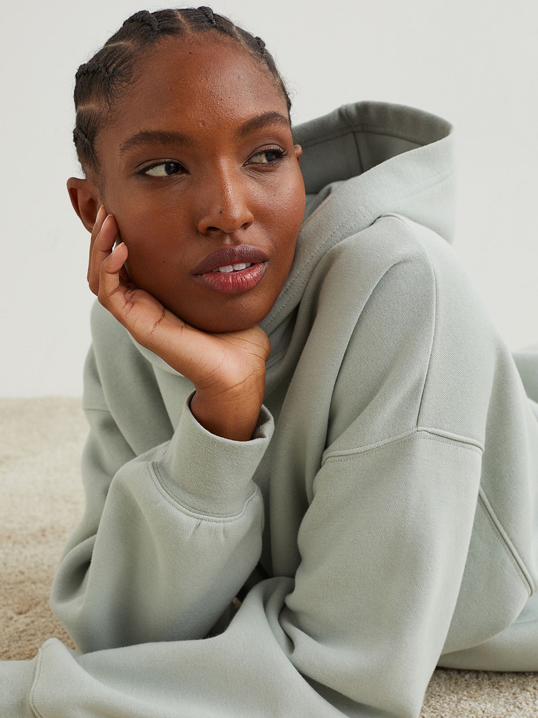 

H&M Women Green Boxy drawstring hoodie