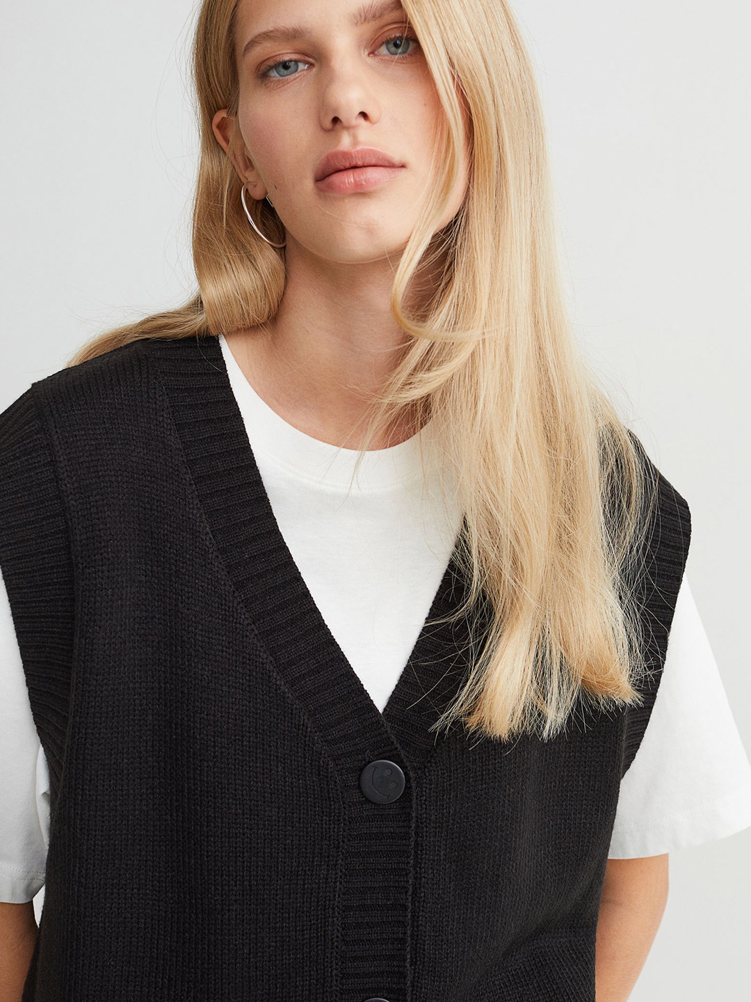 

H&M Women Black Knitted waistcoat