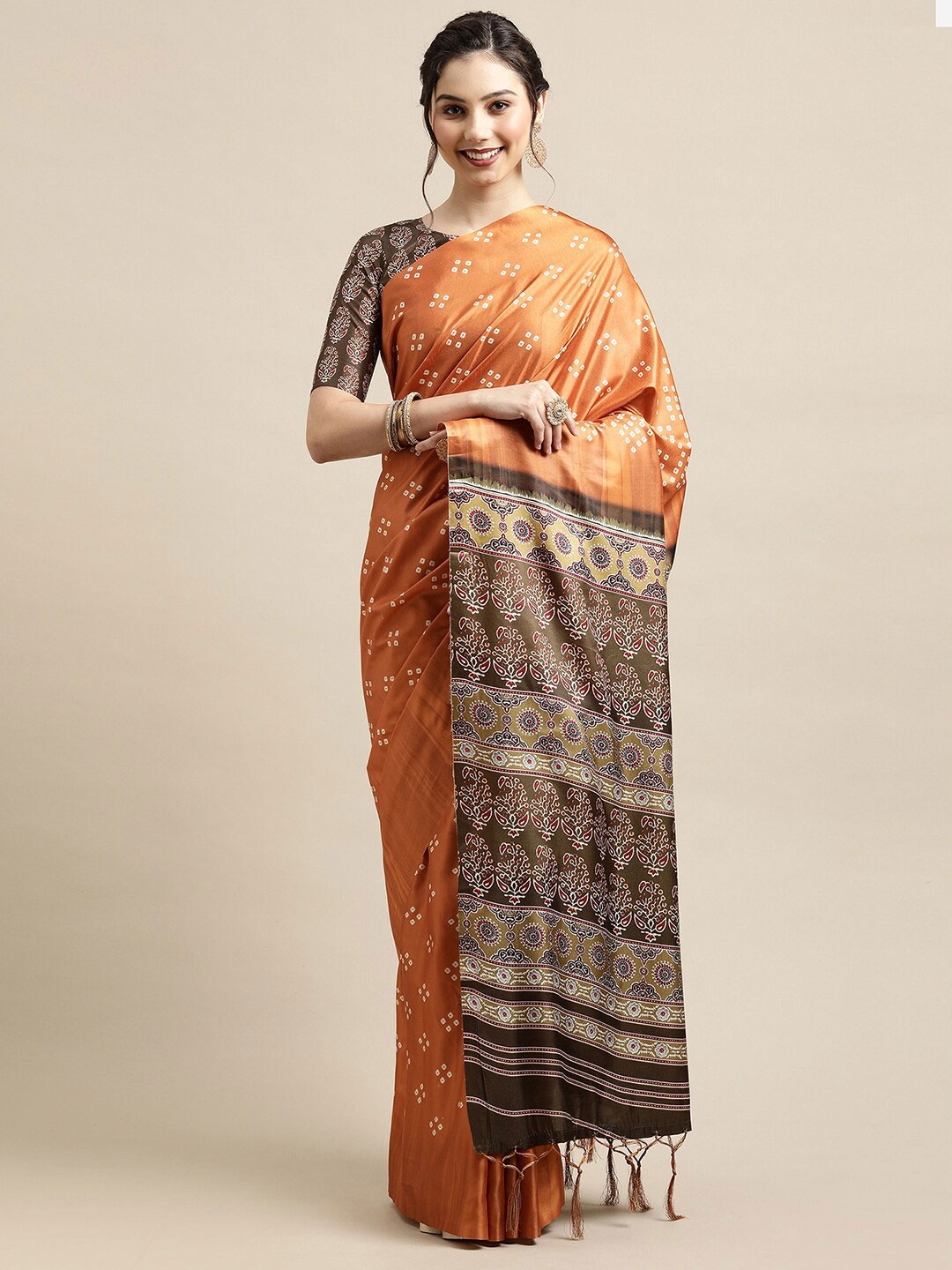 

Saree mall Orange & White Bandhani Silk Blend Bandhani Sarees
