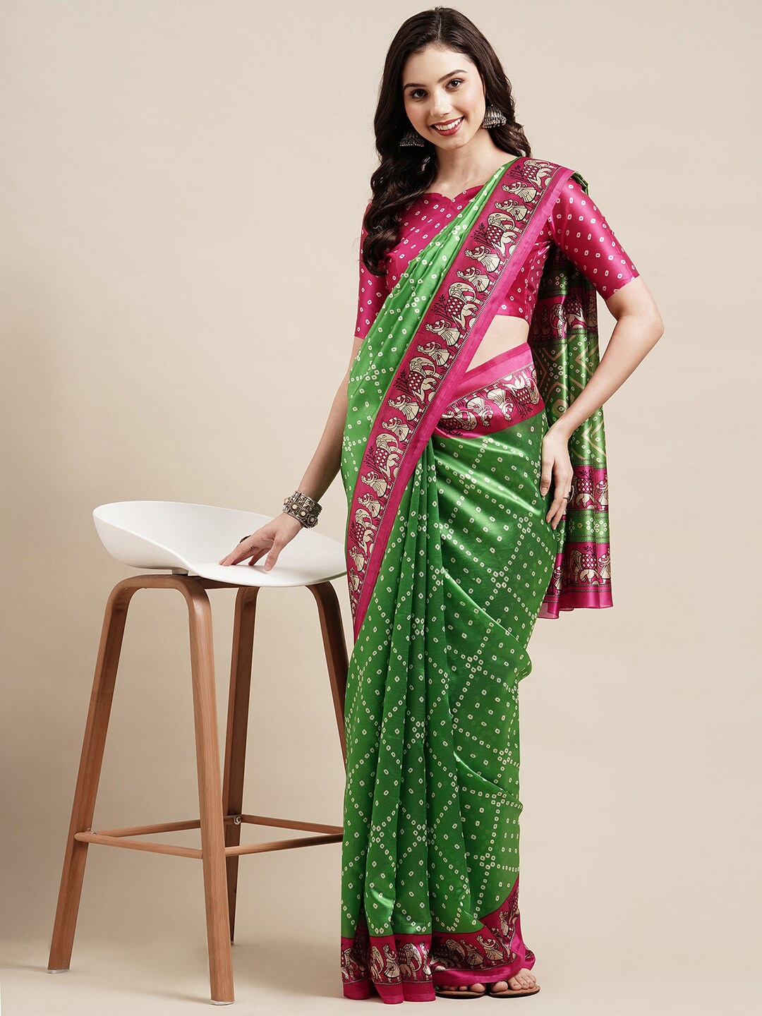 

Saree mall Green & Fuchsia Bandhani Silk Blend Bandhani Sarees