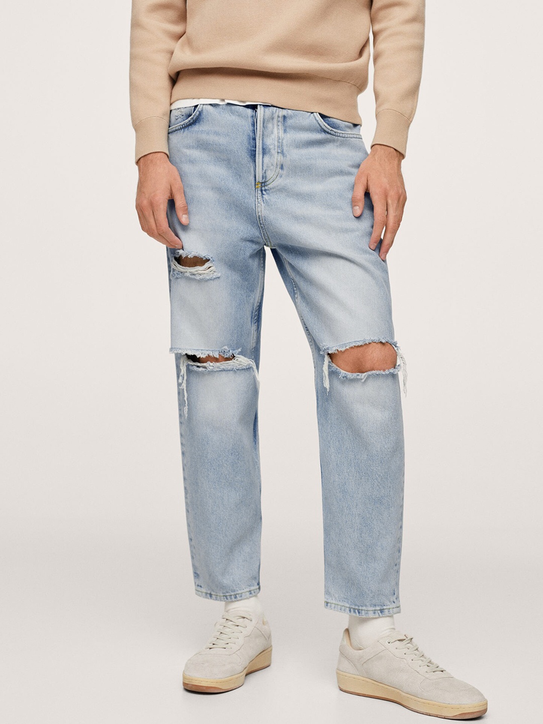 

MANGO MAN Men Blue Pure Cotton Straight Fit Mildly Distressed Light Fade Stretchable Jeans