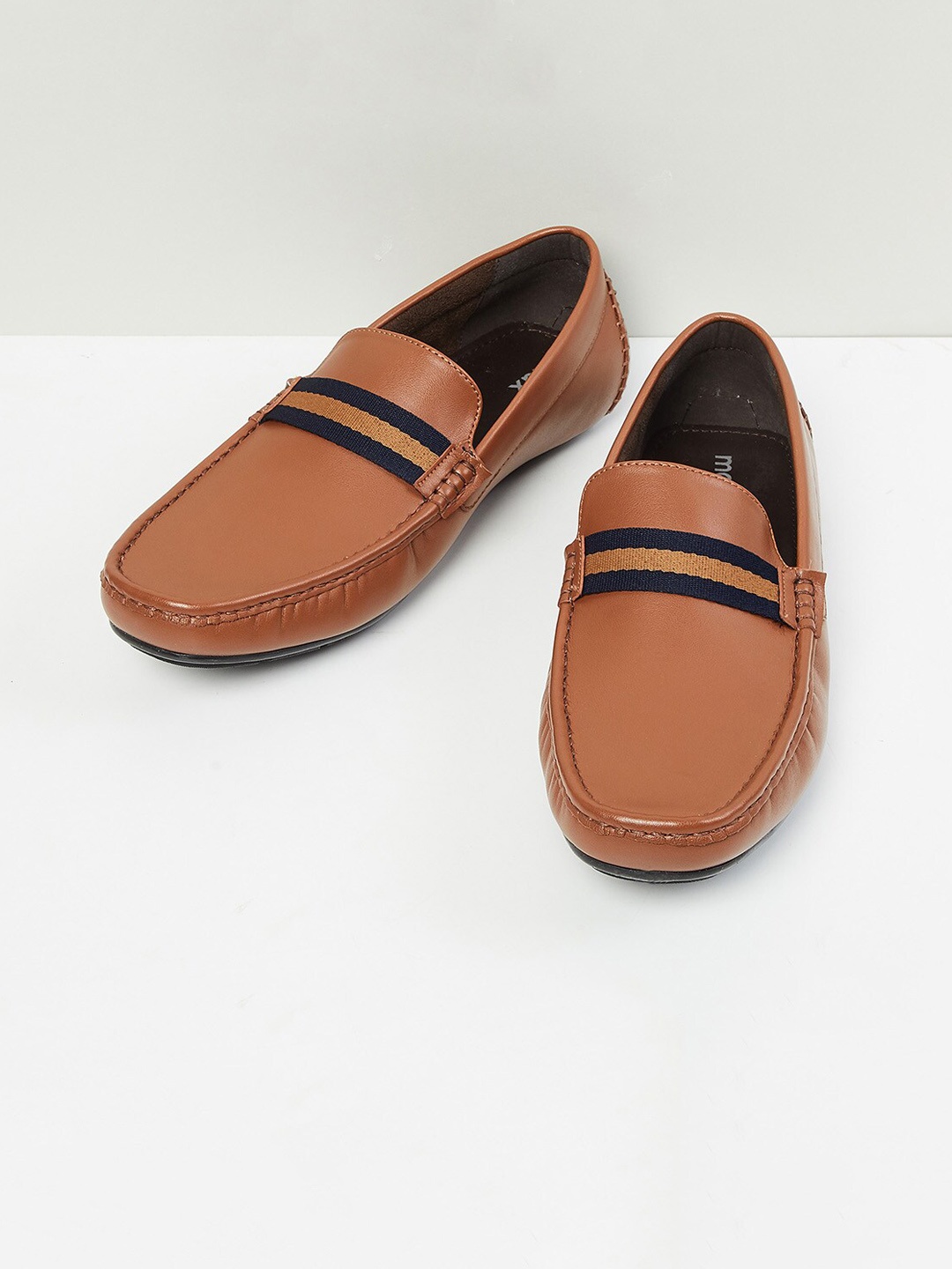 

max Men Tan PU Loafers