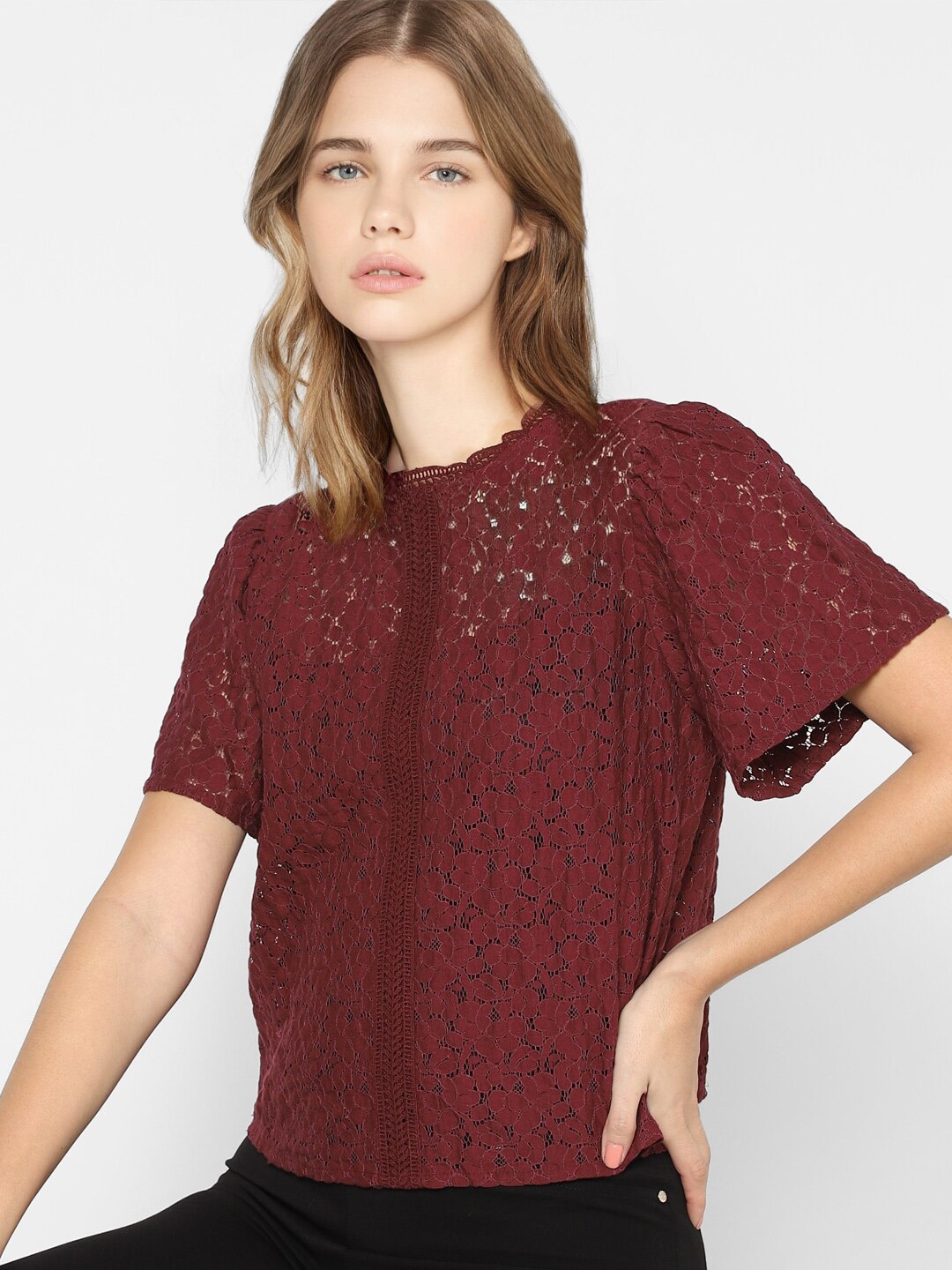 

ONLY Maroon Geometric Regular Top