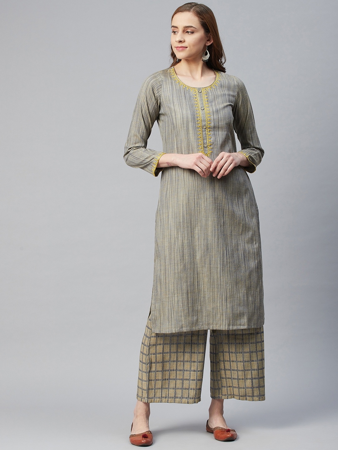 

Rangriti Women Grey Ethnic Motifs Printed Regular Pure Cotton Kurta with Palazzos