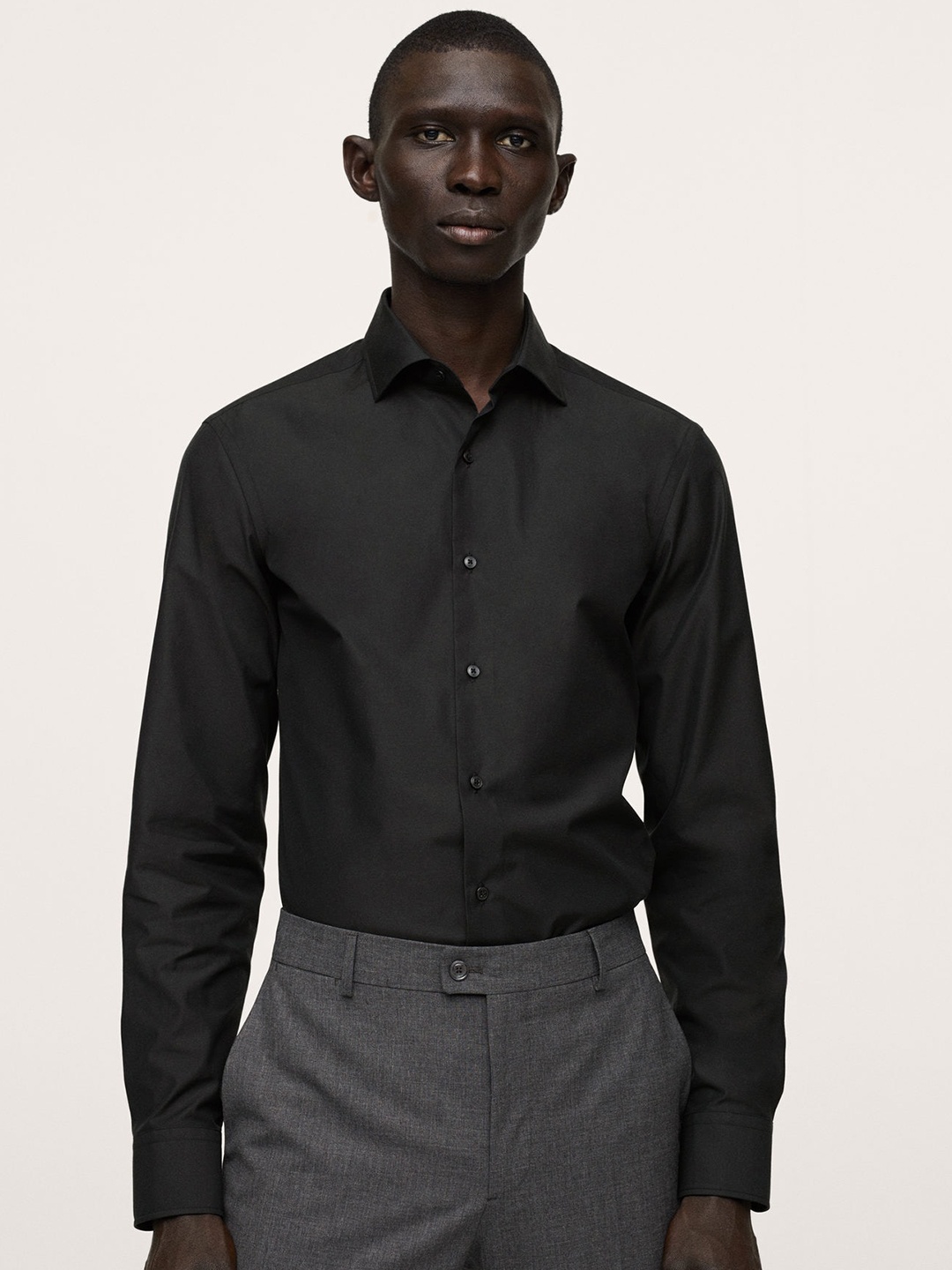 

MANGO MAN Black Pure Cotton Slim Fit Formal Shirt