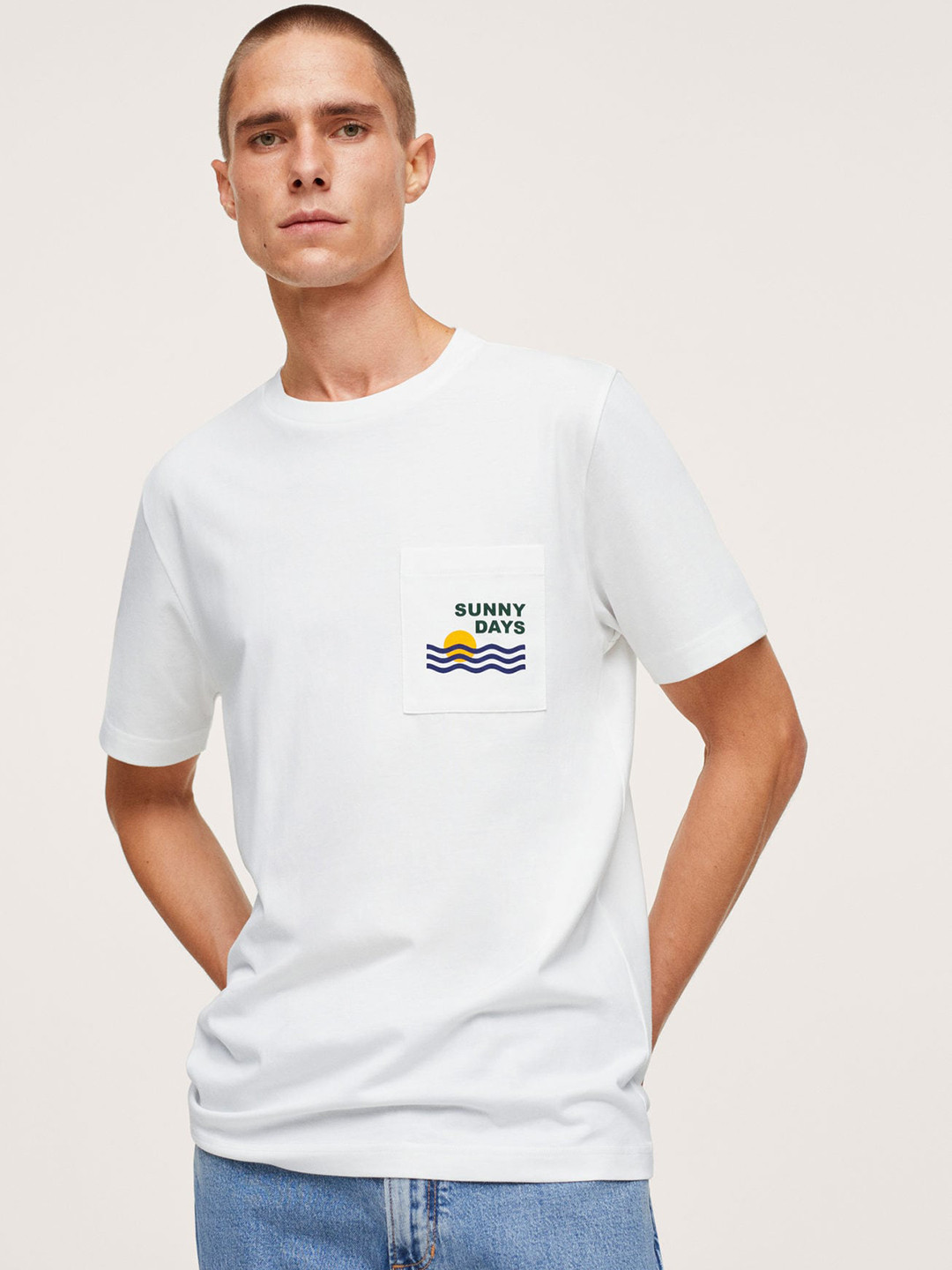 

MANGO MAN White Solid Pure Cotton T-shirt with Chest Pocket