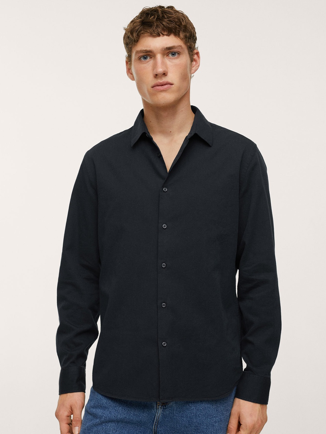 

MANGO MAN Navy Blue Pure Cotton Solid Casual Shirt