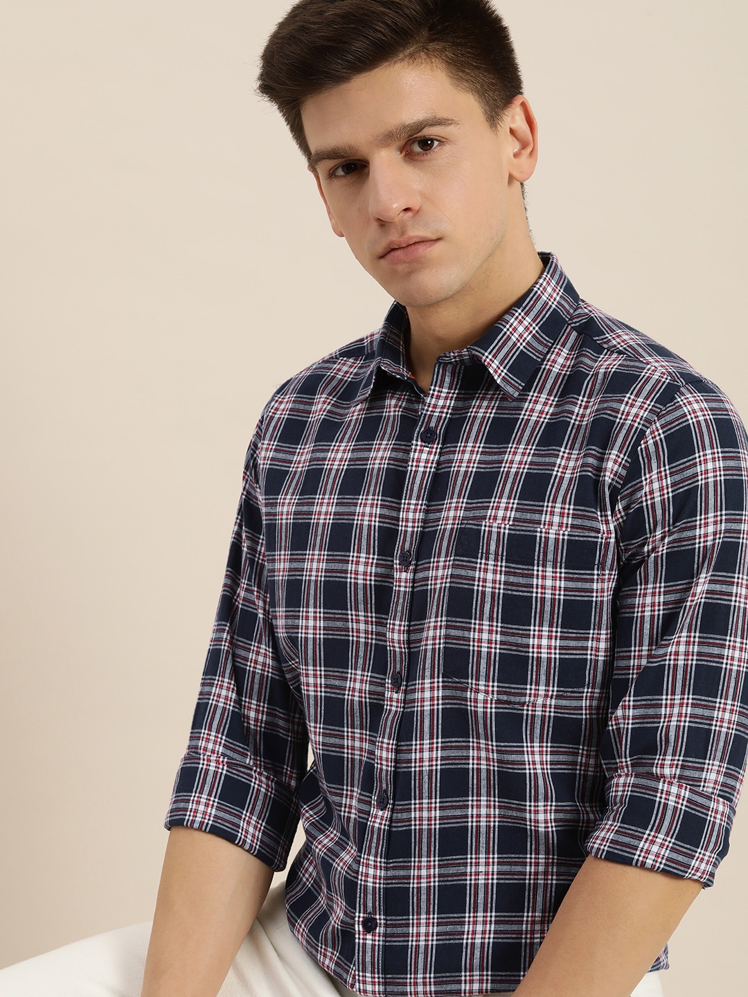 

INVICTUS Men Navy Blue & White Slim Fit Checked Pure Cotton Casual Shirt
