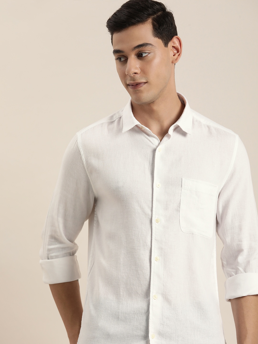 

INVICTUS Men White Slim Fit Pure Cotton Casual Shirt