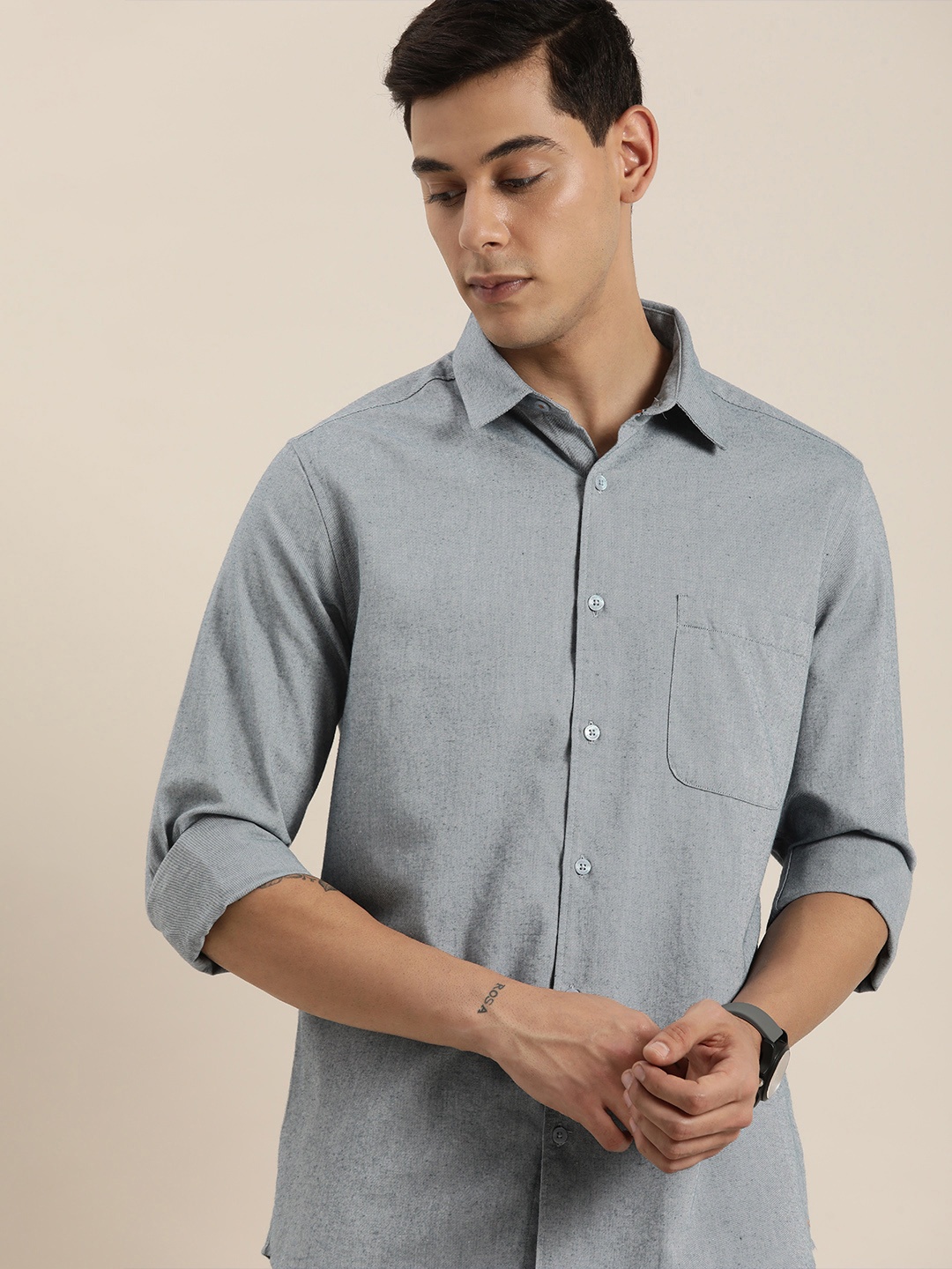 

INVICTUS Men Grey Solid Slim Fit Casual Shirt