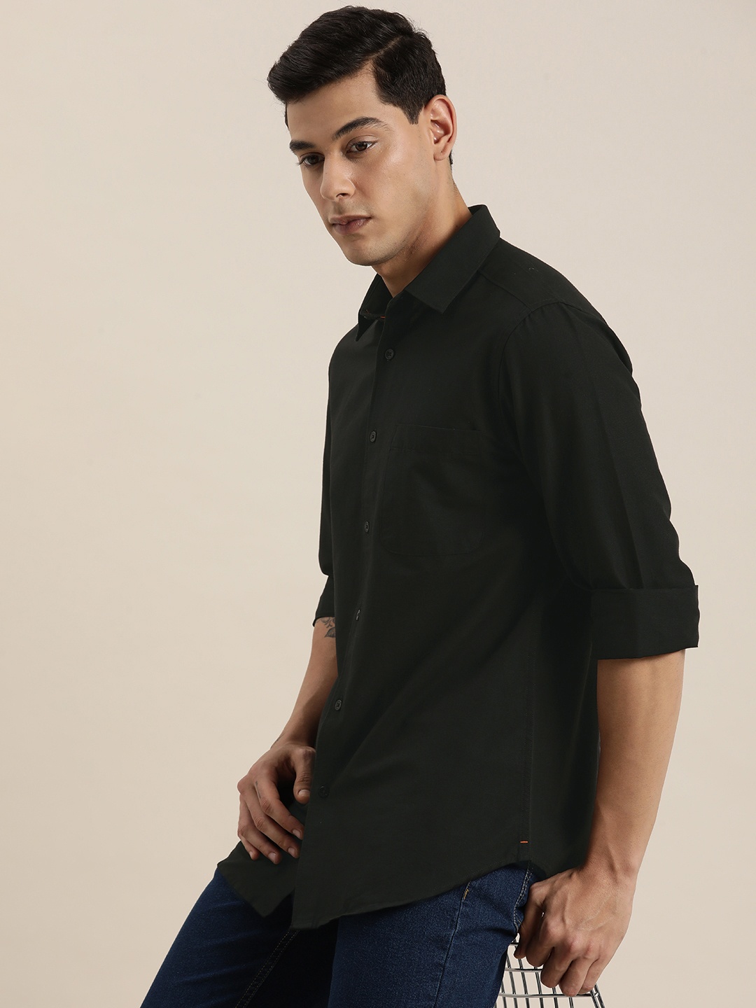 

INVICTUS Men Black Slim Fit Pure Cotton Casual Shirt