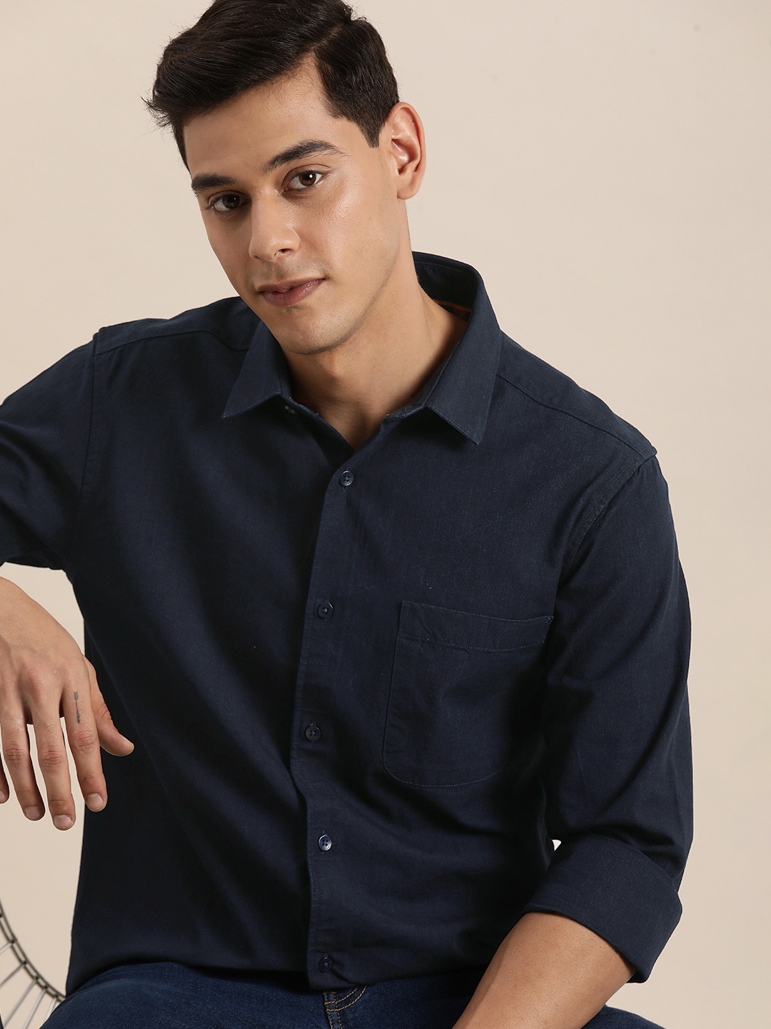 

INVICTUS Men Navy Blue Solid Slim Fit Pure Cotton Casual Shirt