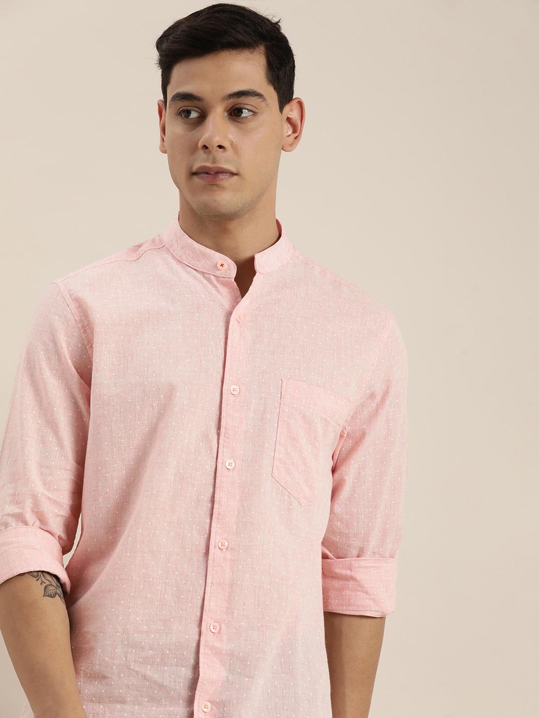 

INVICTUS Men Pink & White Slim Fit Printed Casual Shirt