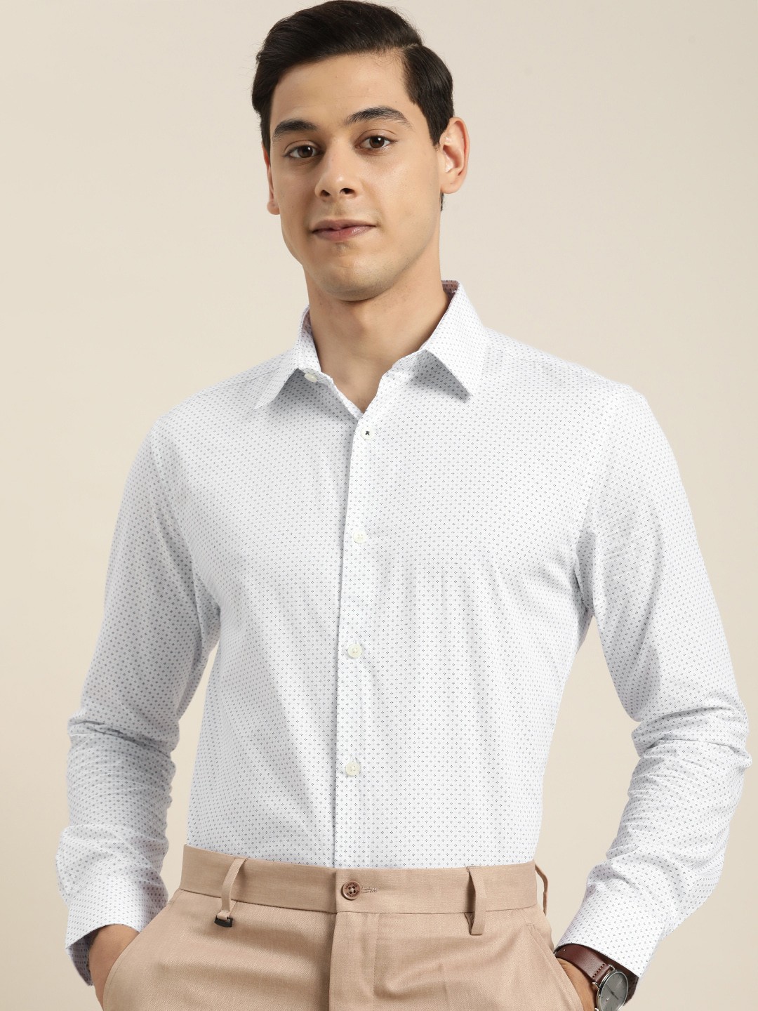 

INVICTUS Men White Micro Printed Slim Fit Pure Cotton Formal Shirt
